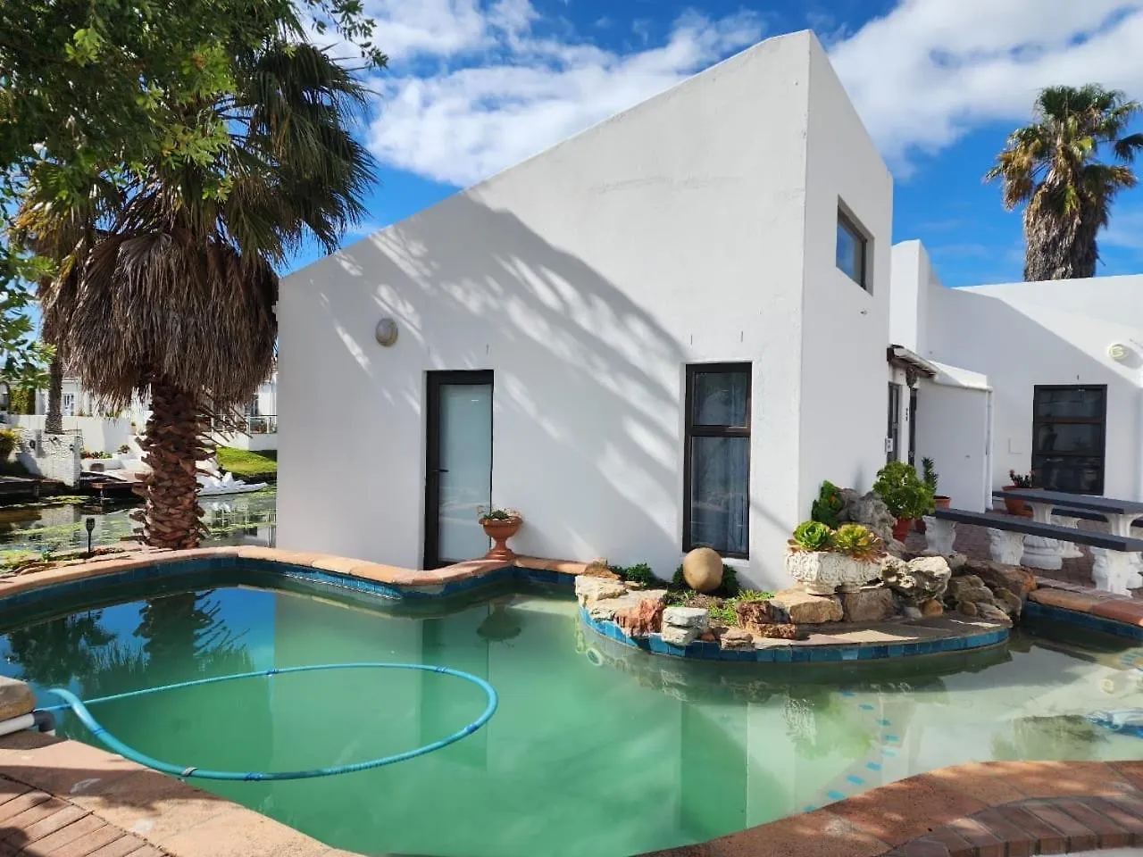 Apartment Spearhead On Lake Accommodation-5C Marina da Gama